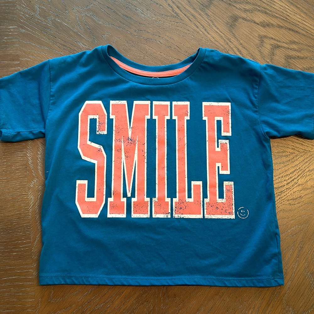 Smile T-shirt size 7-8